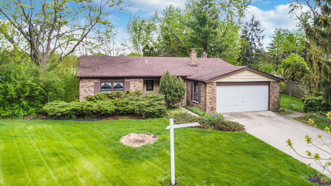 317 Beech Ct., Naperville, IL 60540