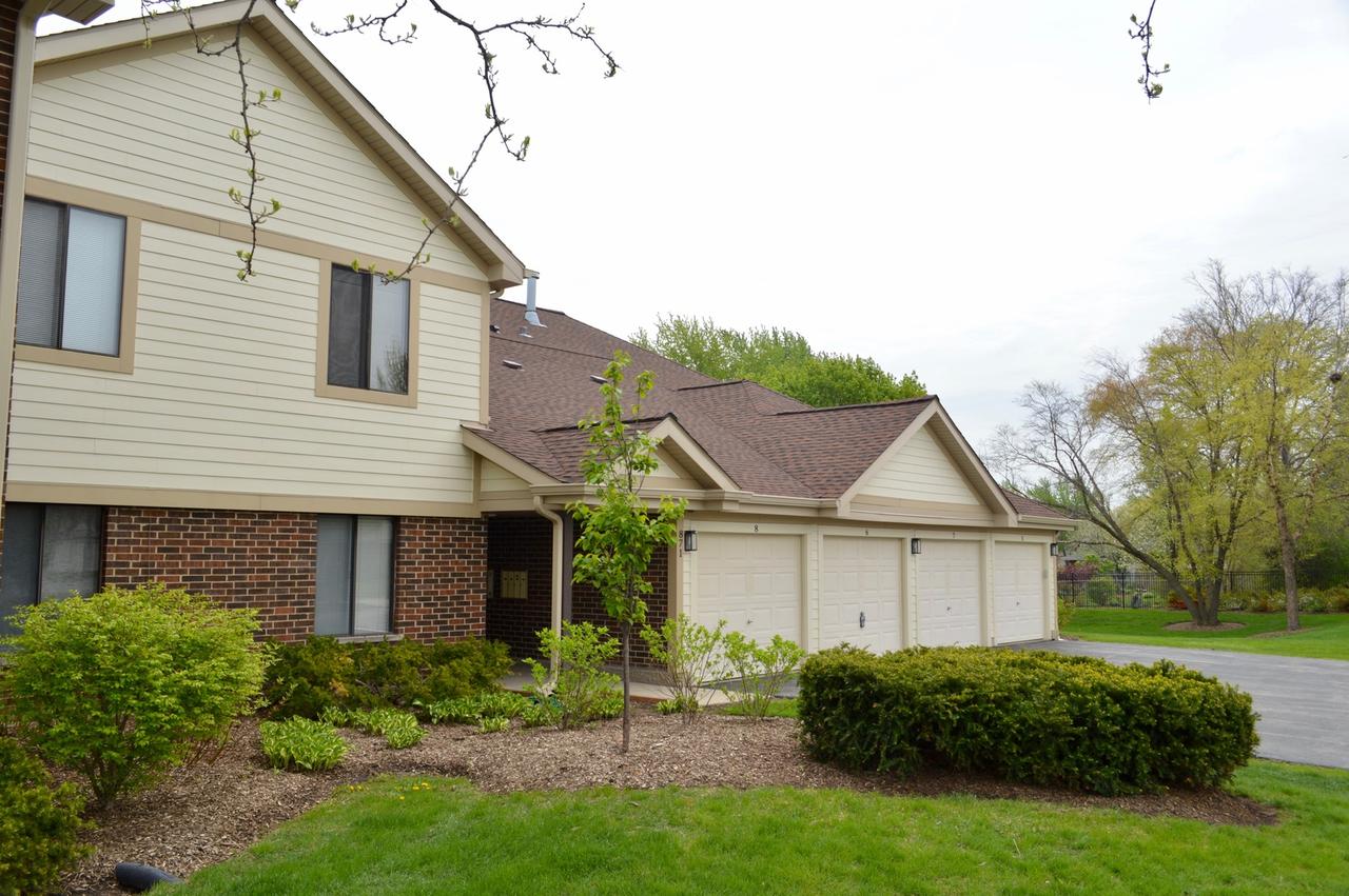871 E Coach Rd. #6, Palatine, IL 60074