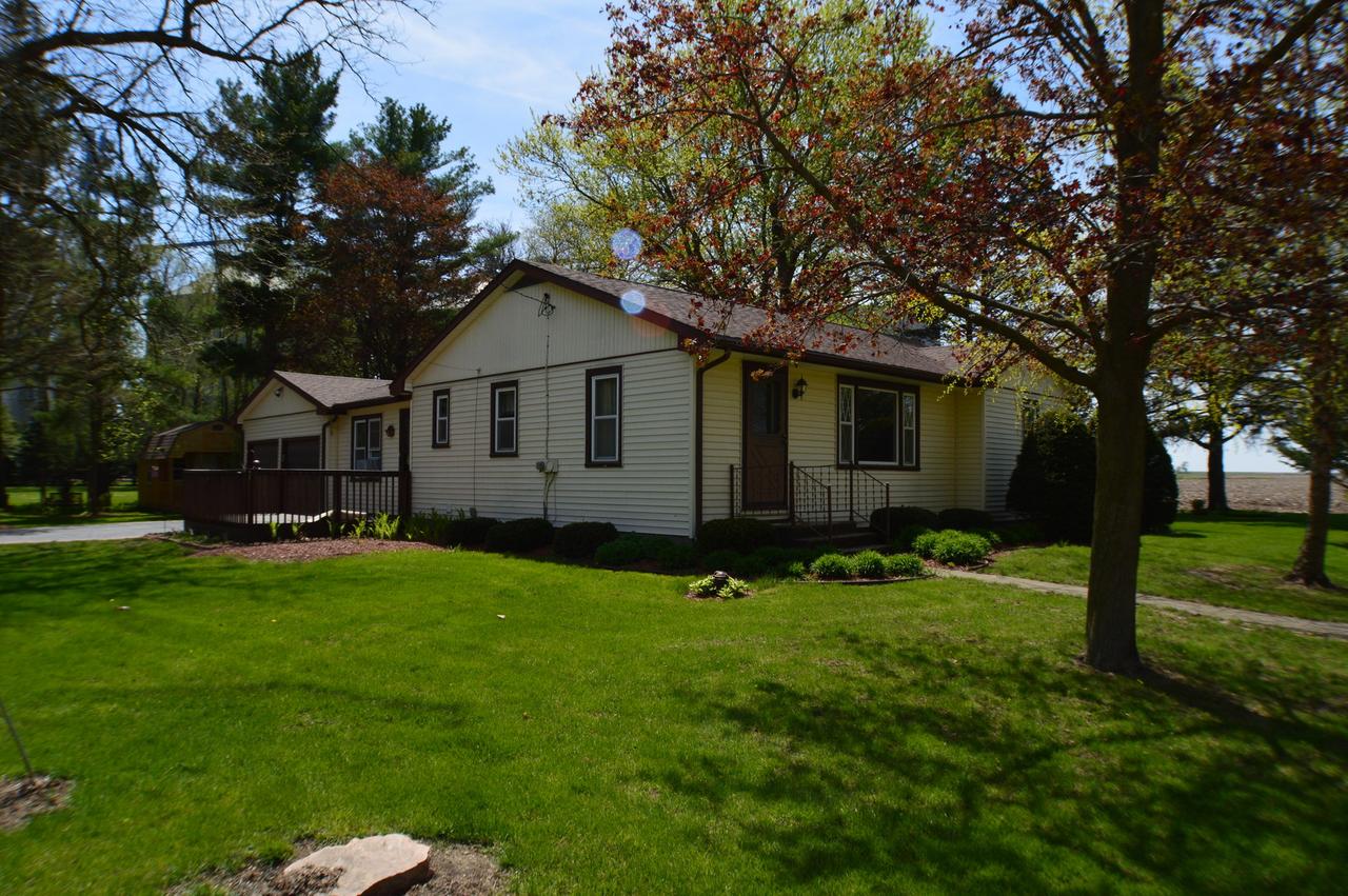 106 Maple St., Lindenwood, IL 61049
