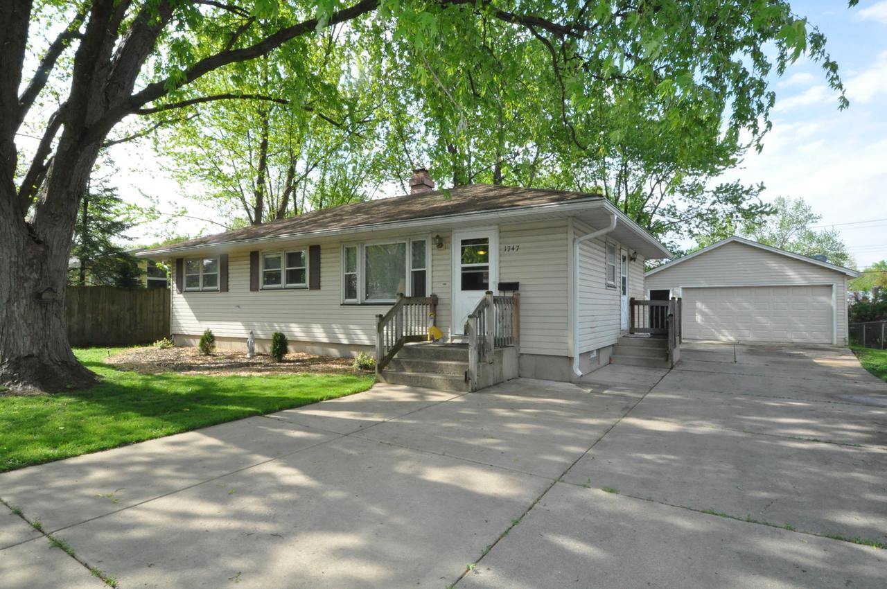 1747 W Illinois Ave., Aurora, IL 60506