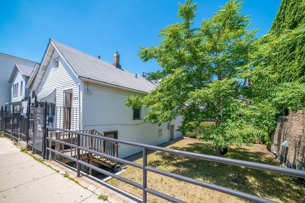 1626 W Blackhawk St., Chicago, IL 60622