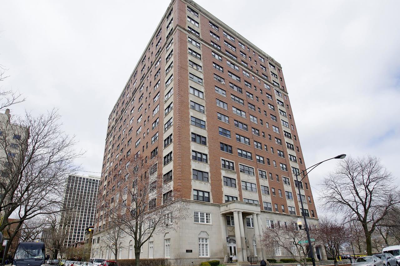 4300 N Marine Dr. #702, Chicago, IL 60613