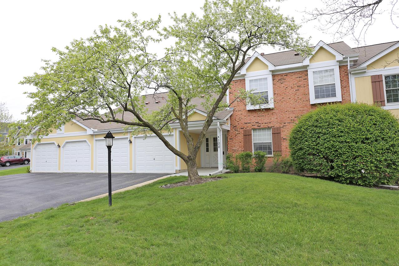 100 Superior Ct. #L2, Schaumburg, IL 60193