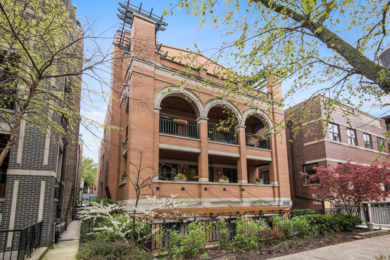 847 W Bradley Pl. #1F, Chicago, IL 60613
