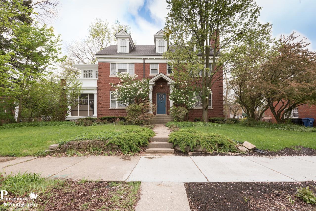10044 S Leavitt St., Chicago, IL 60643