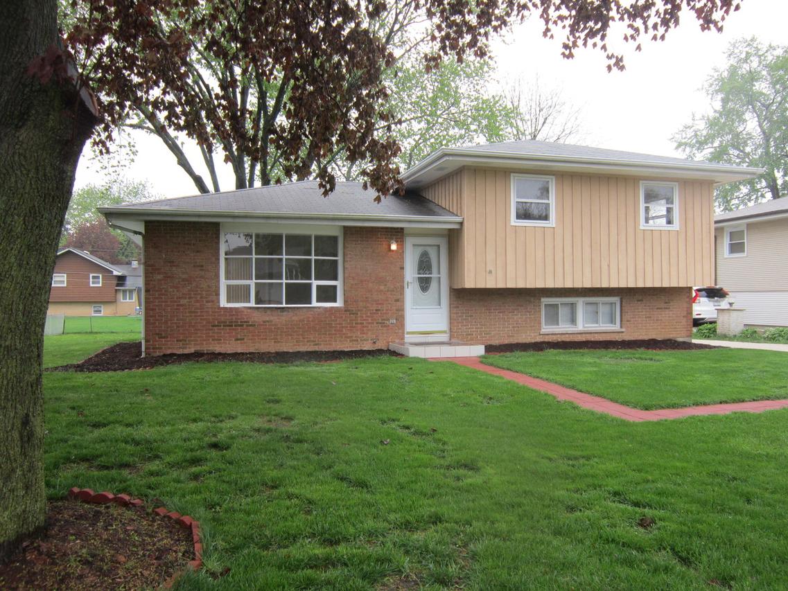 6240 Puffer Rd., Downers Grove, IL 60516