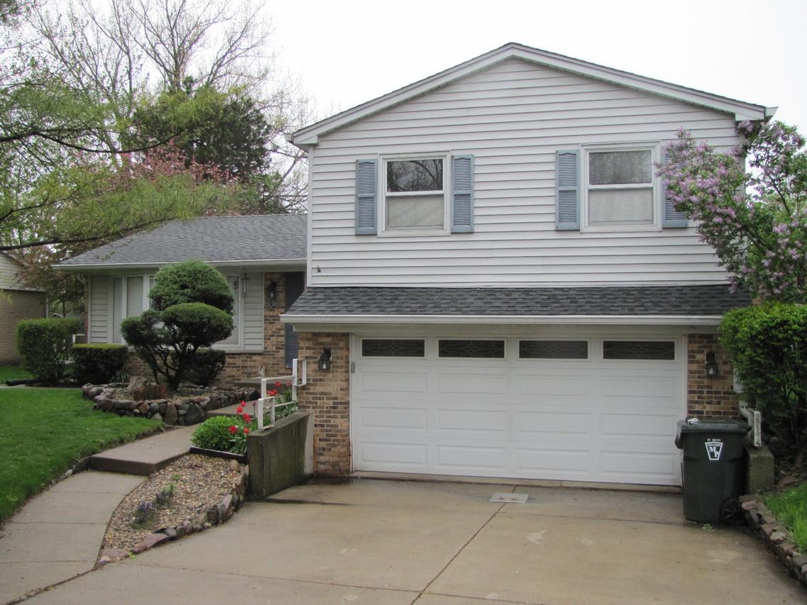 2010 E Seneca Ln., Mount Prospect, IL 60056