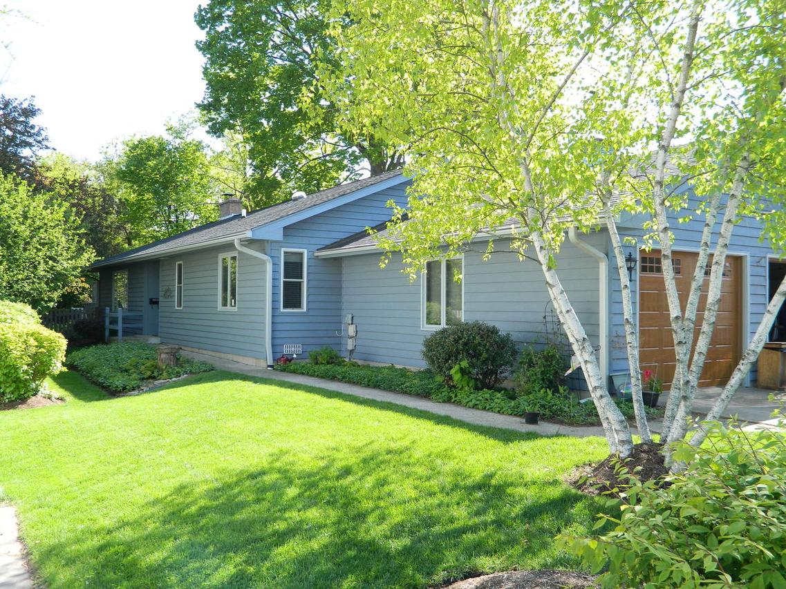 922 Walnut St., Batavia, IL 60510