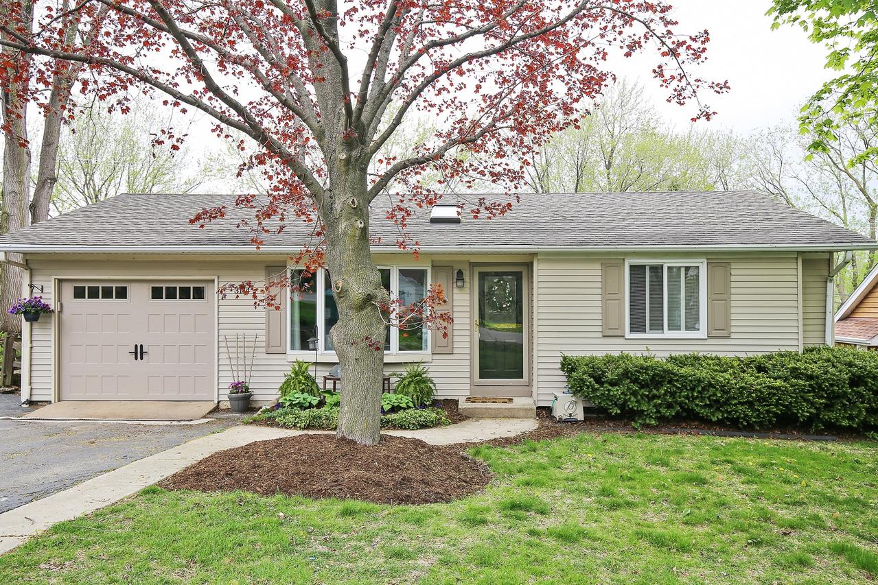 3114 Still Hill Dr., Mchenry, IL 60050