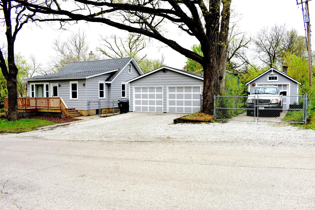 18930 W Rose Ave., Mundelein, IL 60060