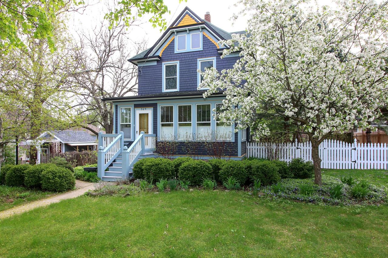 525 Austin Ave., Woodstock, IL 60098