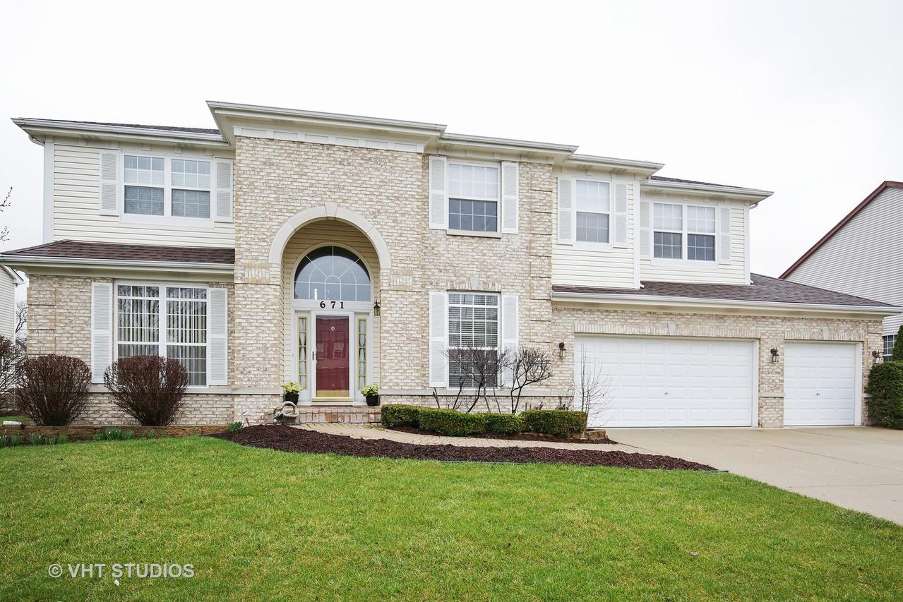 671 Tacoma Dr., Carol Stream, IL 60188