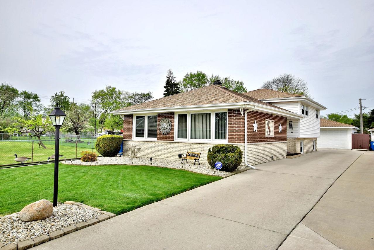 2434 Nona St., Franklin Park, IL 60131