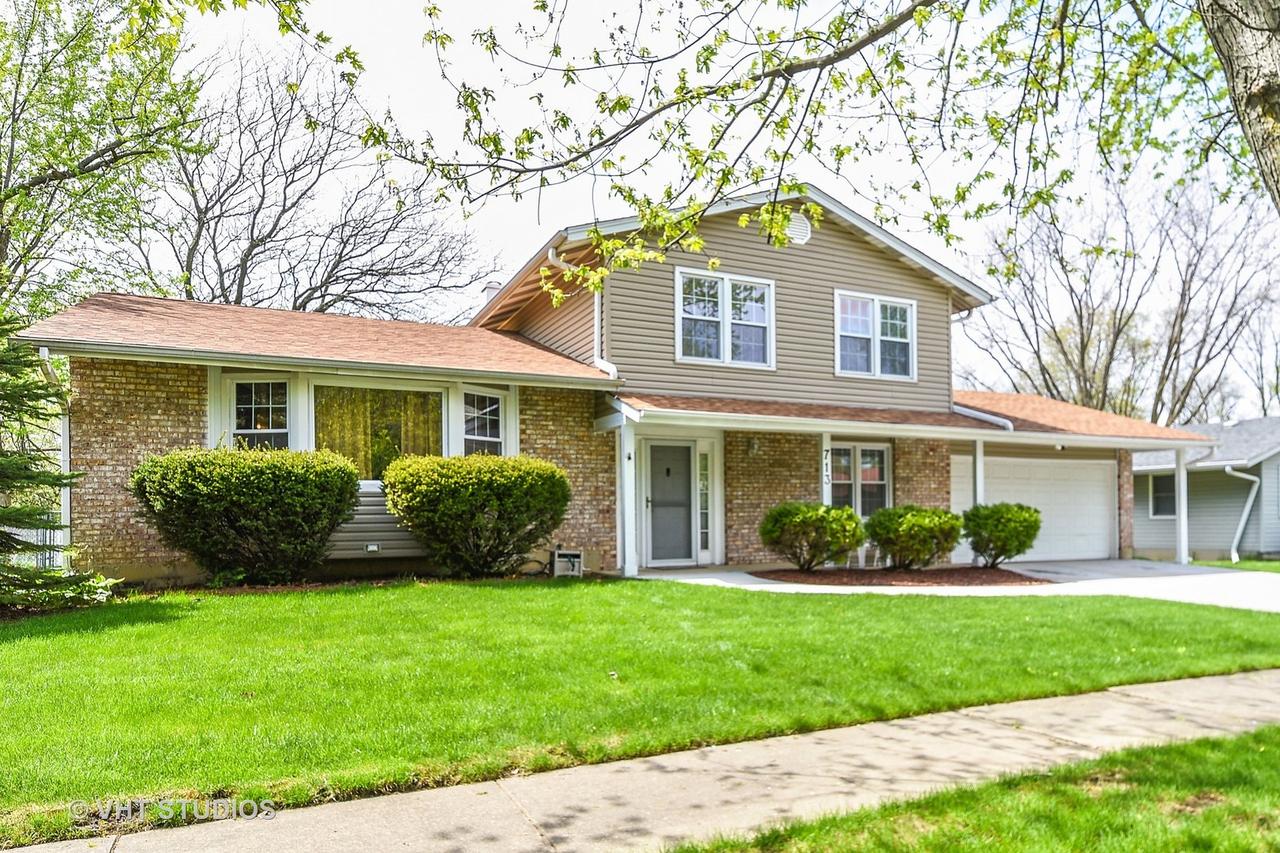 713 Dorchester Dr., Bolingbrook, IL 60440
