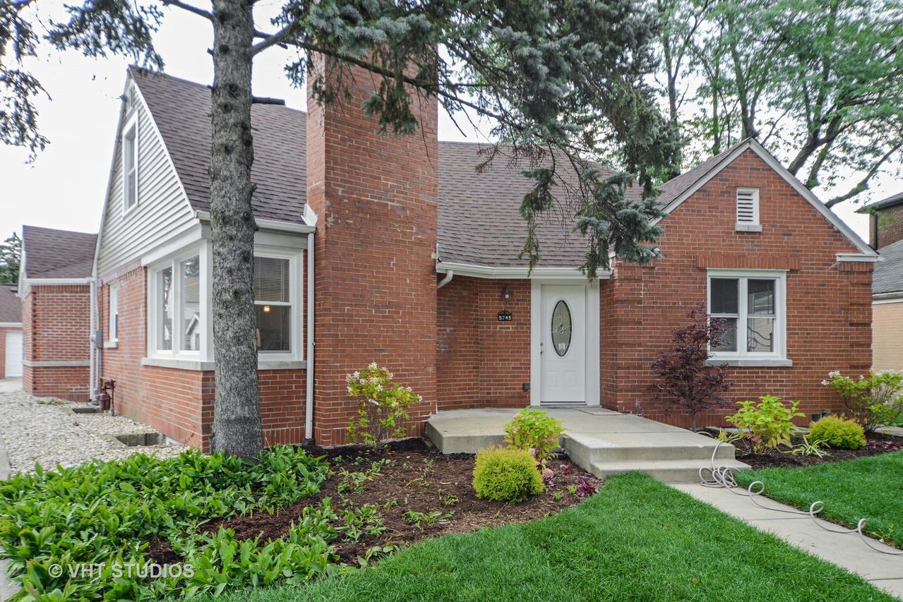 5745 N Kostner Ave., Chicago, IL 60646