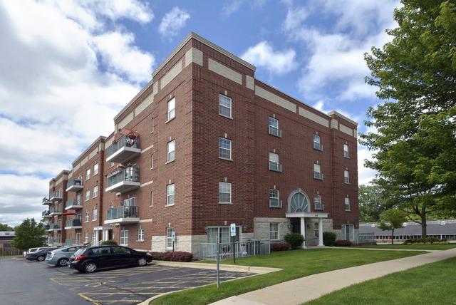 245 W Johnson St. #106, Palatine, IL 60067