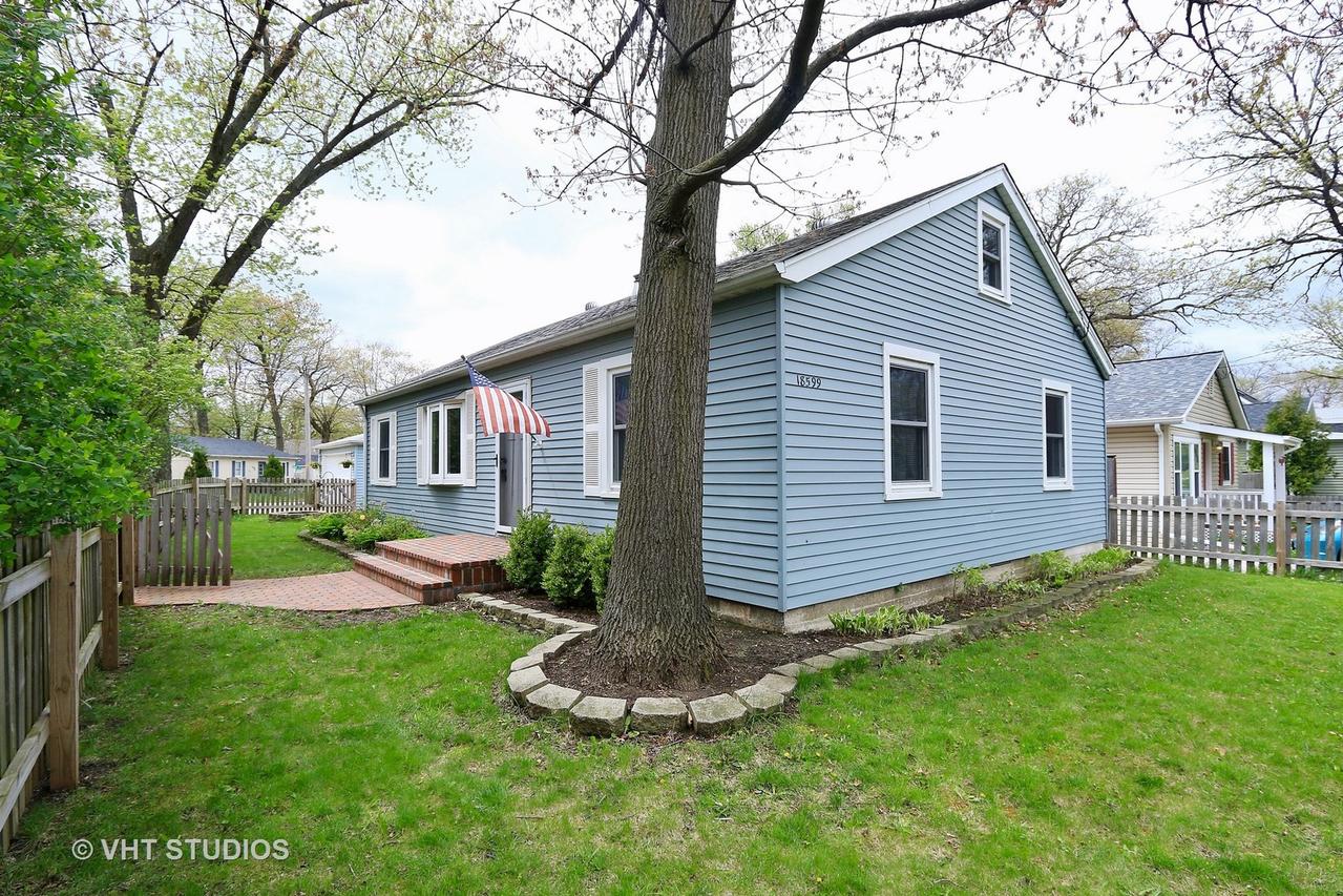 18599 Old Gages Lake Rd., Grayslake, IL 60030