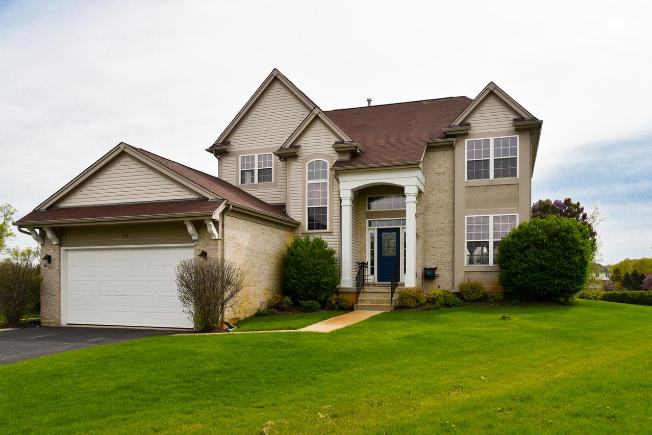66 Camden Ct., Port Barrington, IL 60010