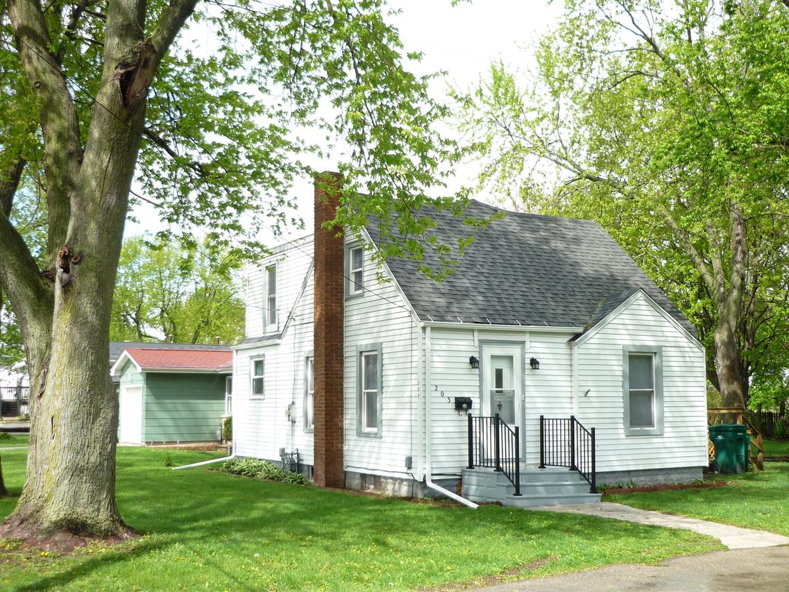 203 E Vance St., Sycamore, IL 60178