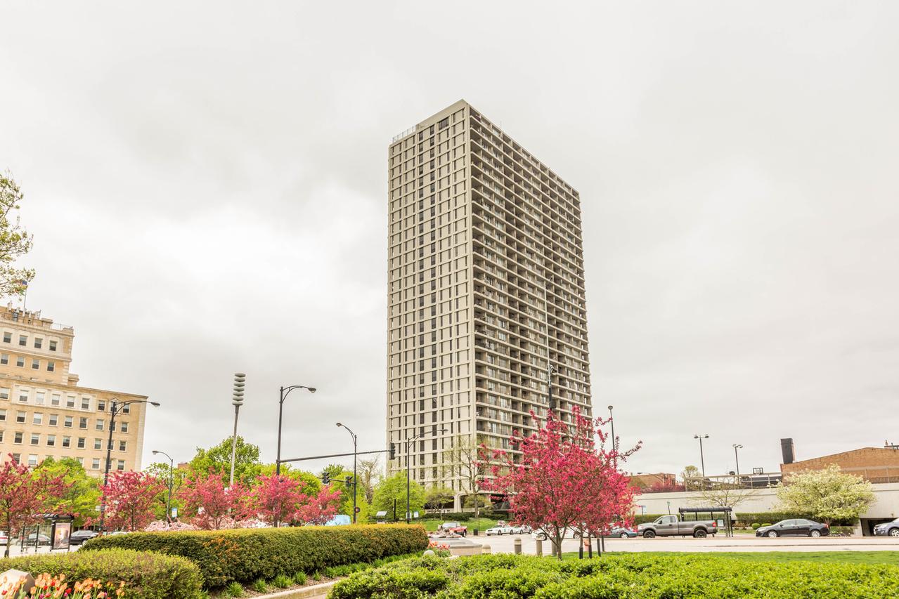 1960 N Lincoln Park West #1910, Chicago, IL 60614