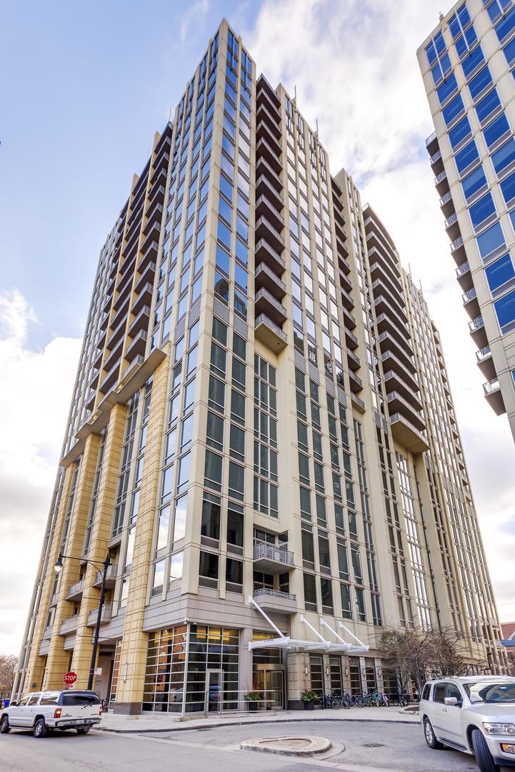 700 N Larrabee St. #915, Chicago, IL 60654