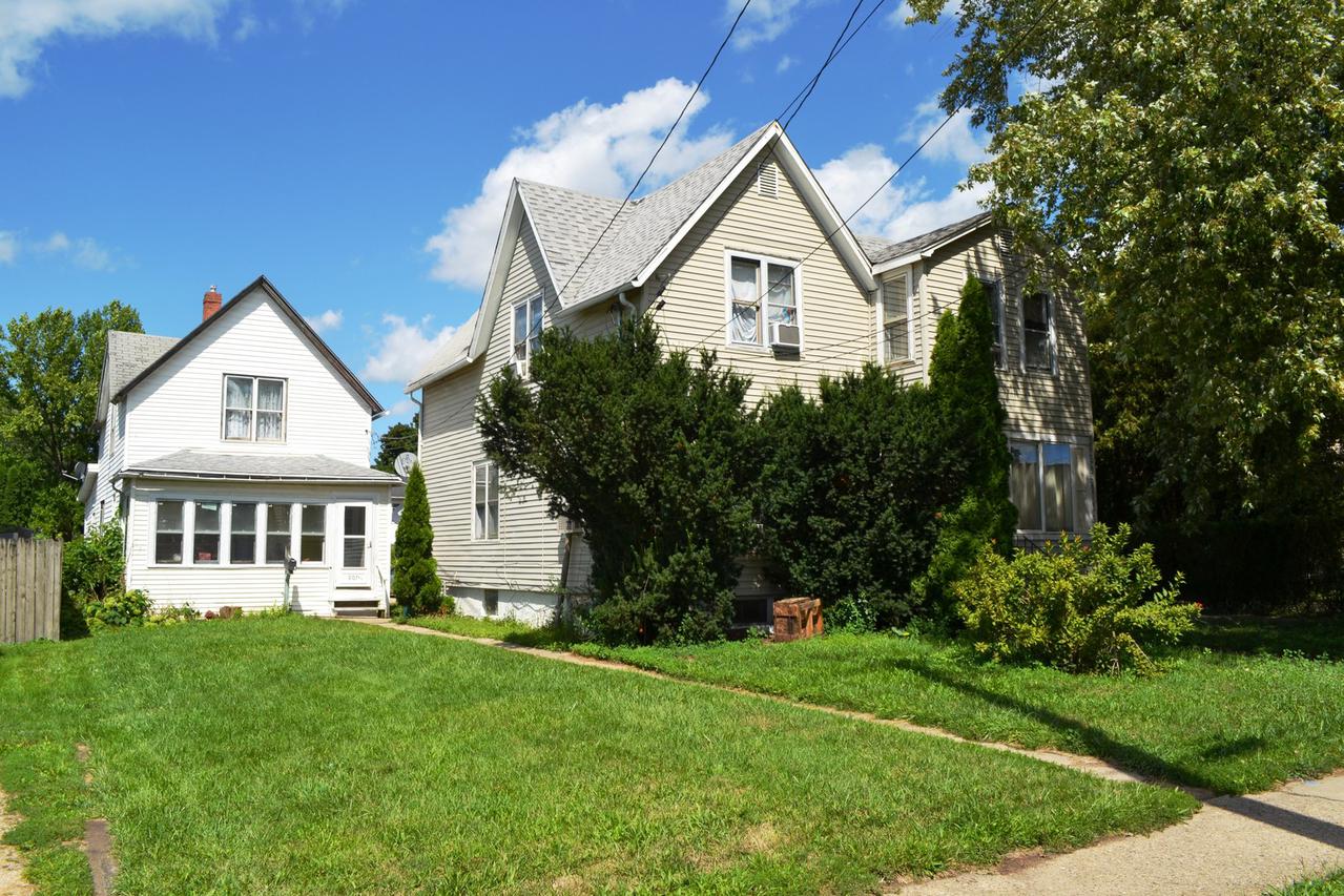 907 Oak St., Dekalb, IL 60115