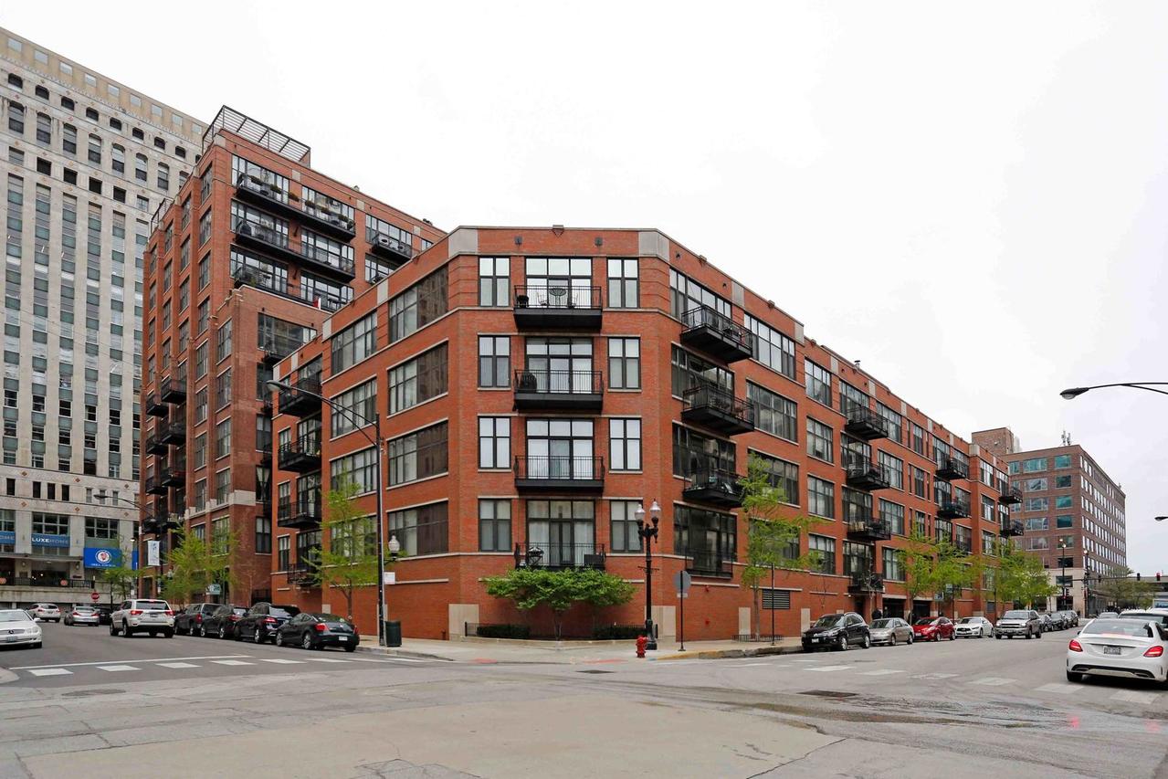 333 W Hubbard St. #4E, Chicago, IL 60610