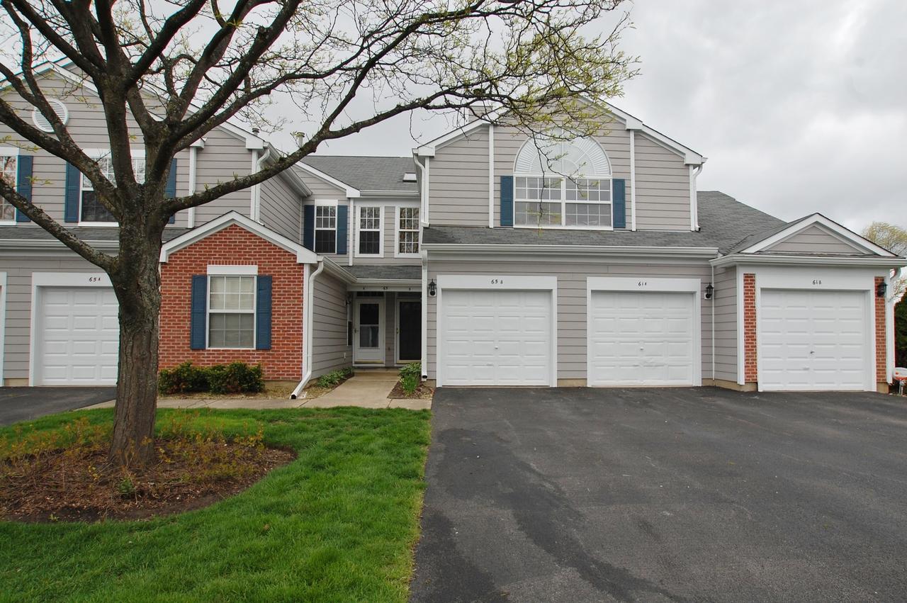 65 Adams Ct. #A, Streamwood, IL 60107