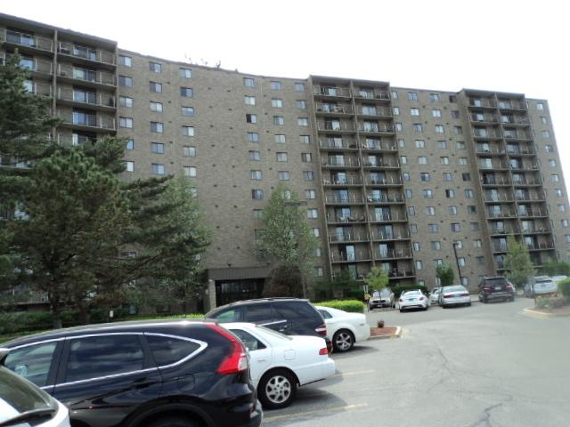 6340 Americana Dr. #317, Willowbrook, IL 60527