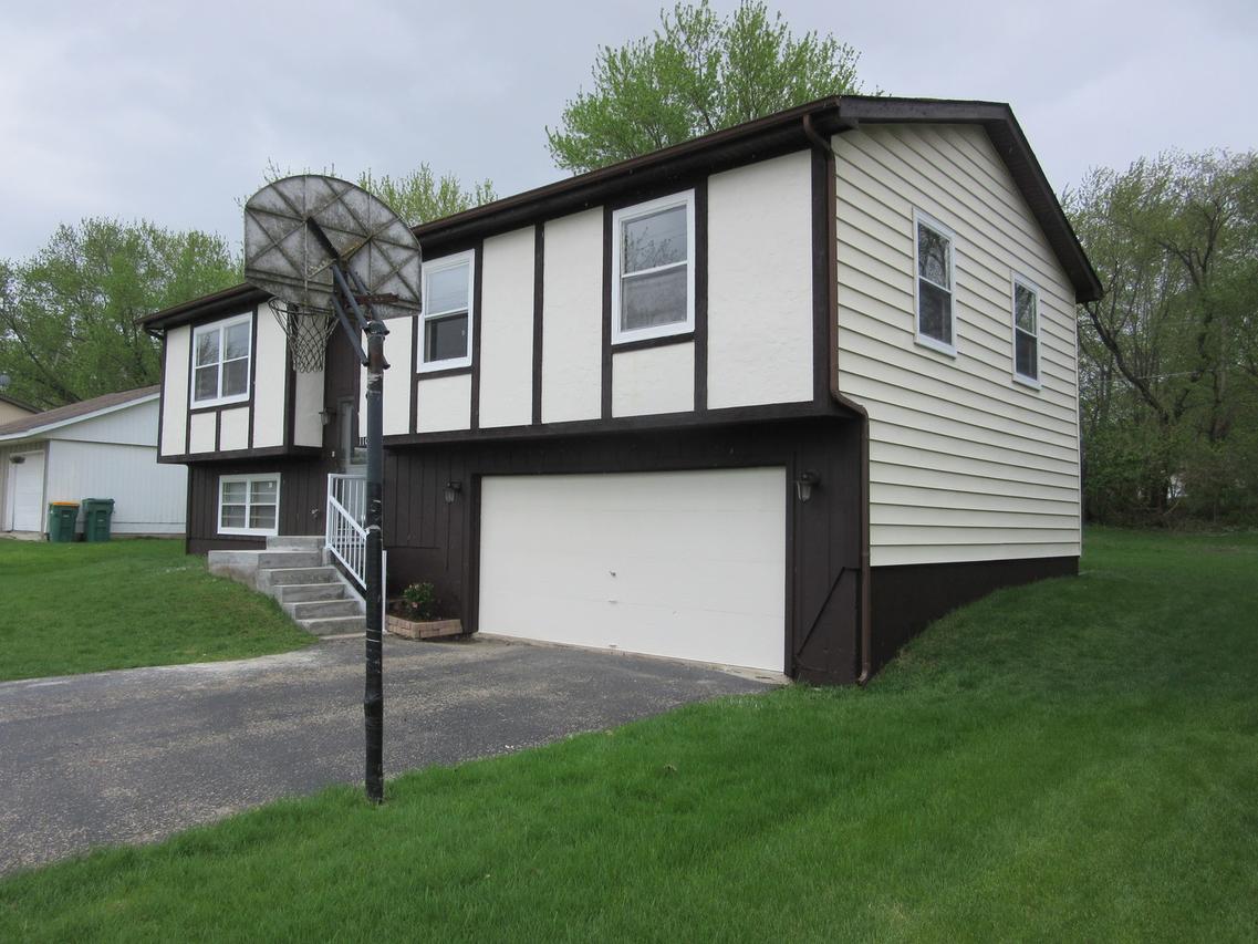 1105 Hilltop Blvd., Mchenry, IL 60050