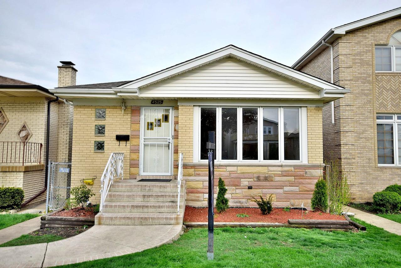 4525 N Newland Ave., Harwood Heights, IL 60706