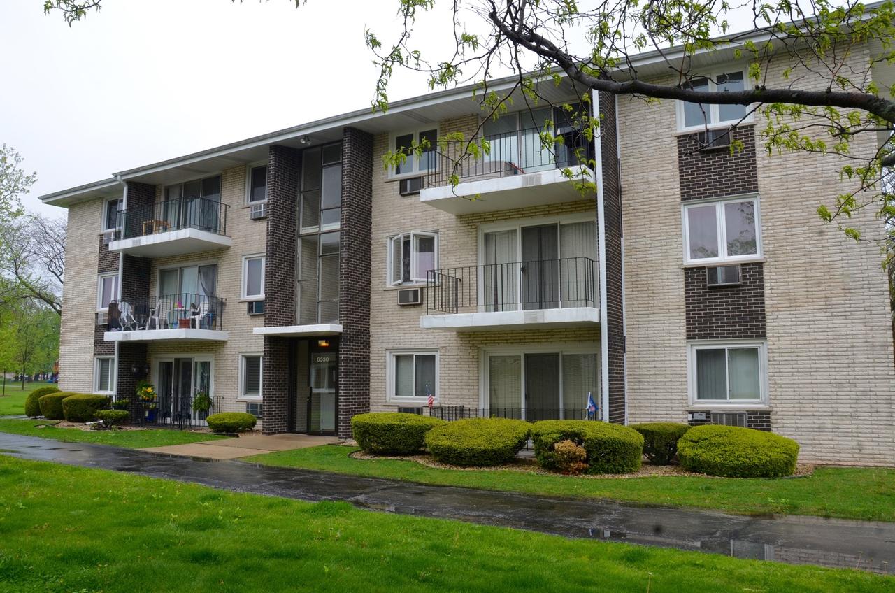 6530 W 94th Pl. #3A, Oak Lawn, IL 60453