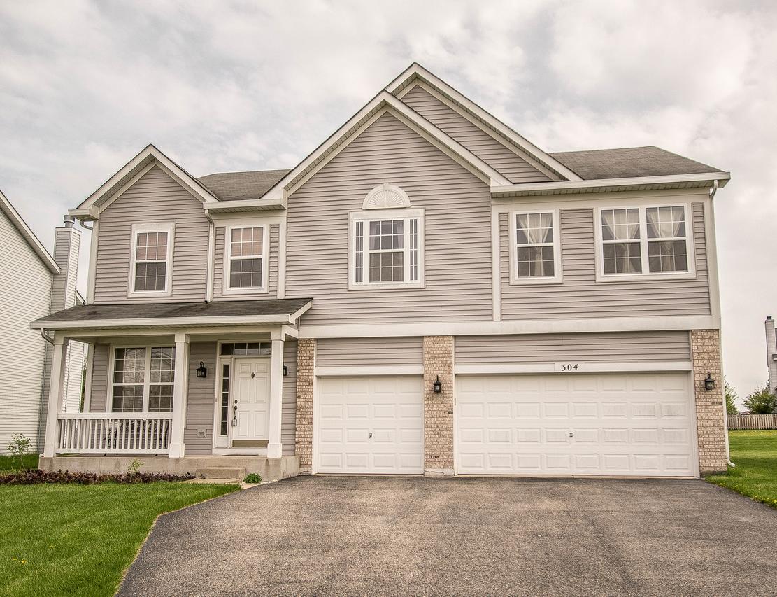 304 Hubbard Cir., Plano, IL 60545