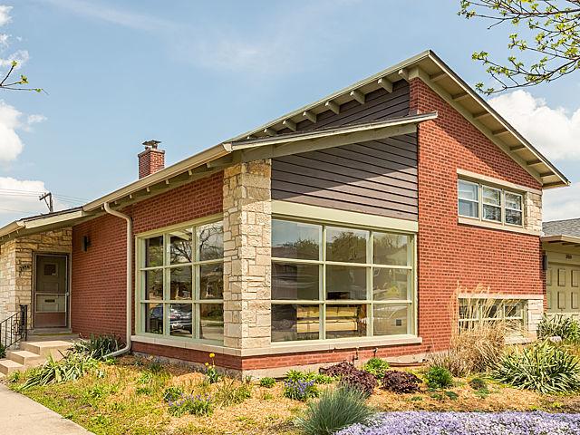 2956 W Bryn Mawr Ave., Chicago, IL 60659