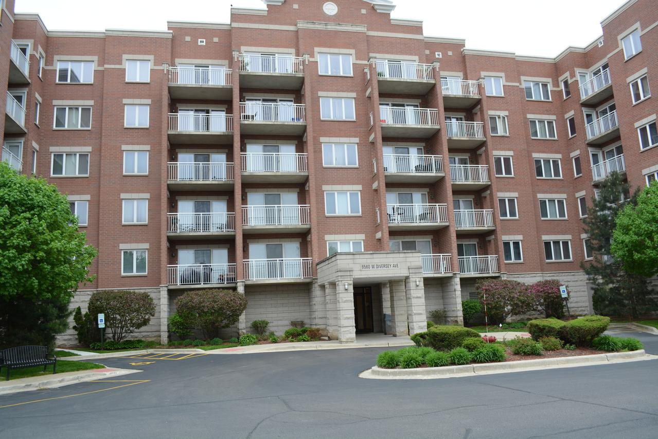 6560 W Diversey Ave. #607, Chicago, IL 60634