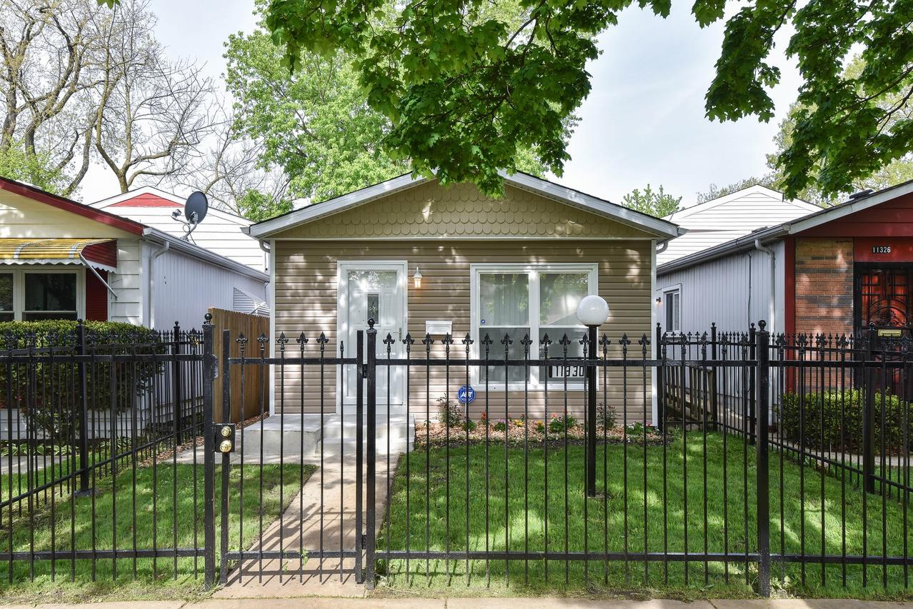 11330 S Homewood Ave., Chicago, IL 60643