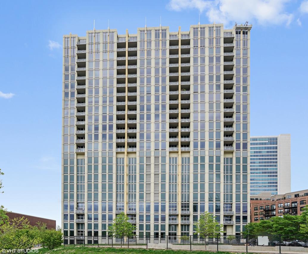 700 N Larrabee St. #310, Chicago, IL 60654