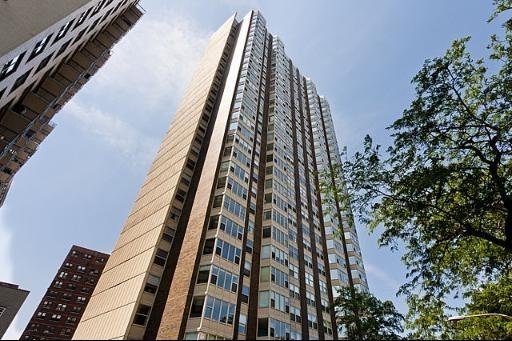 525 W Hawthorne Pl. #1201, Chicago, IL 60657