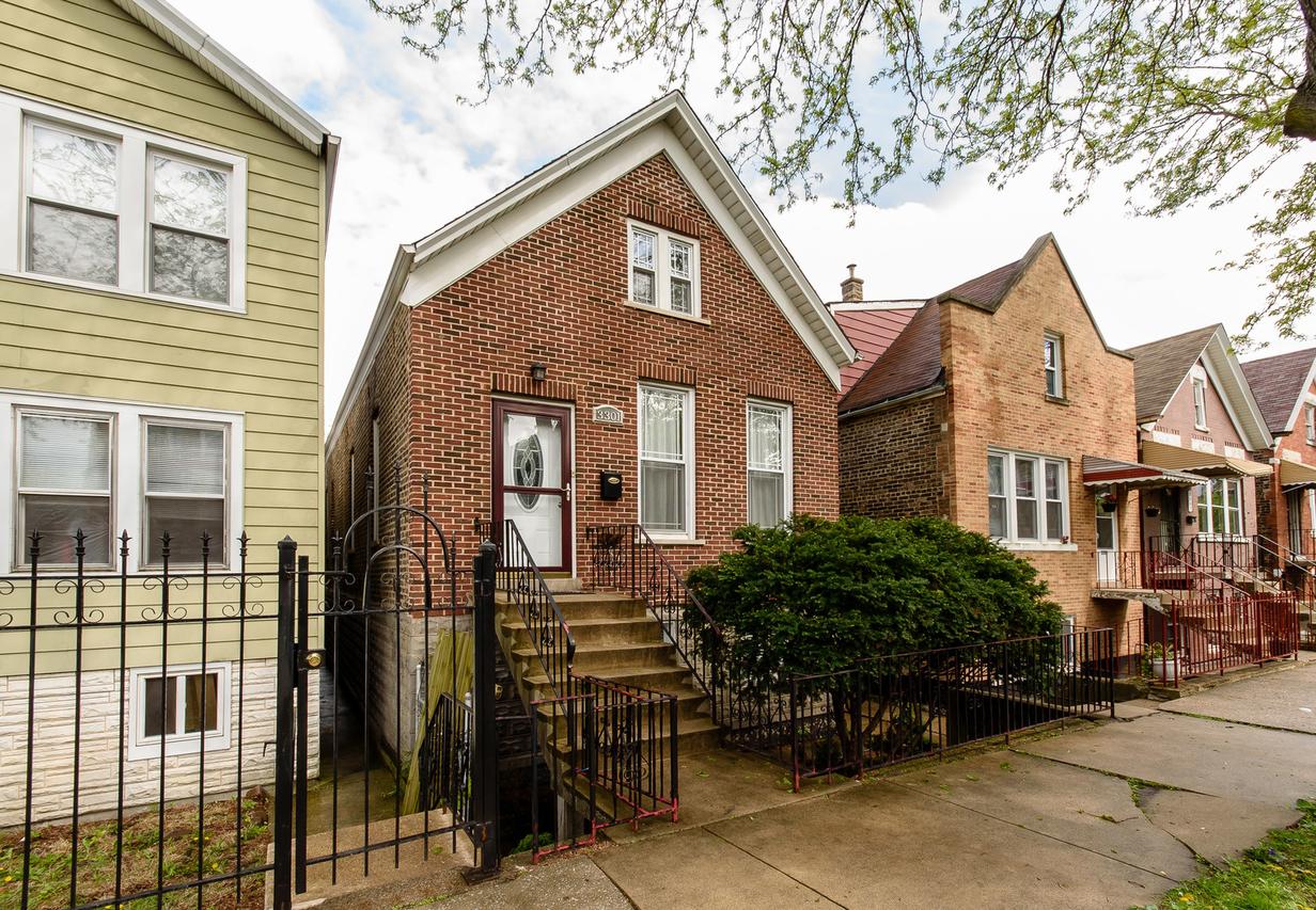 3301 S Carpenter St., Chicago, IL 60608