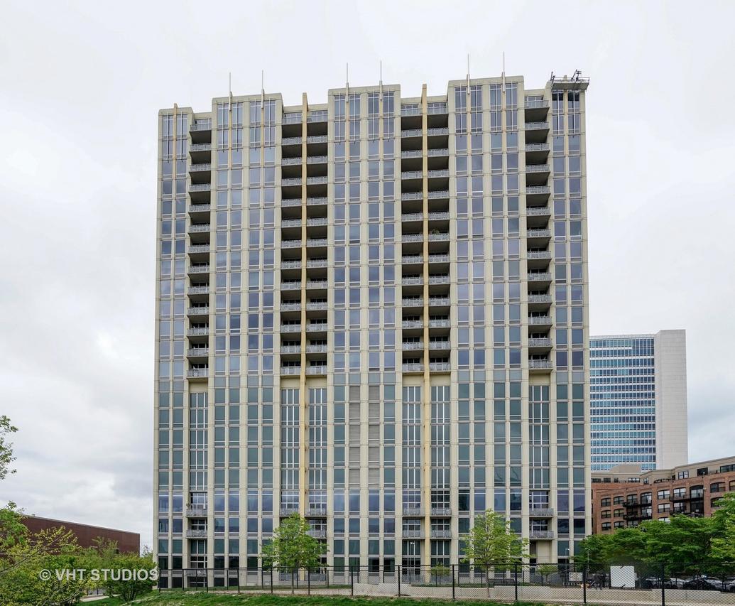700 N Larrabee St. #1905, Chicago, IL 60654