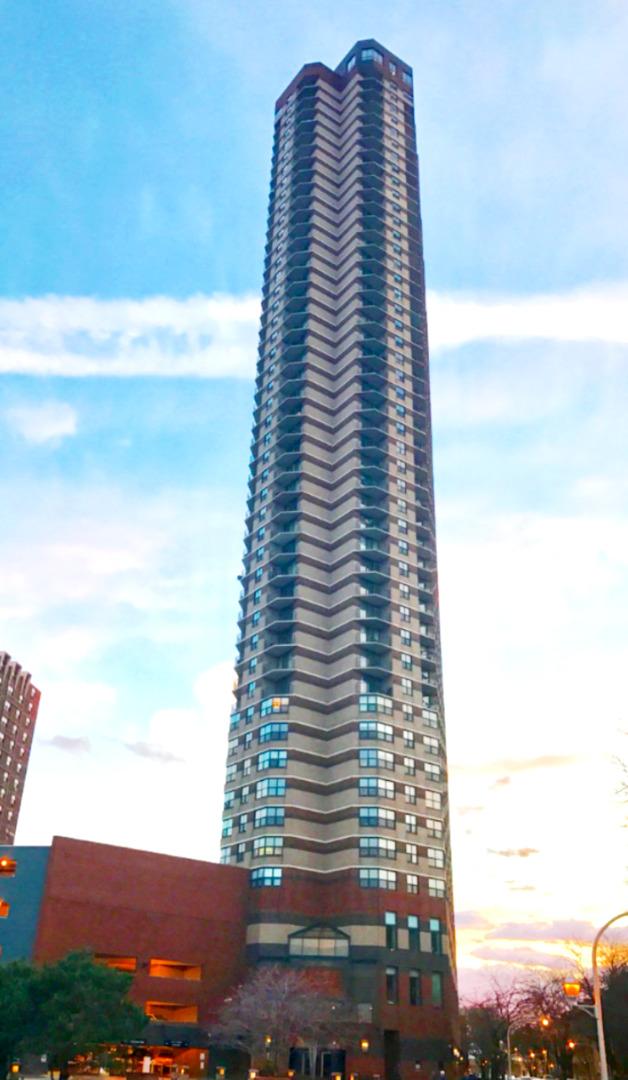 3660 N Lake Shore Dr. #2108, Chicago, IL 60613