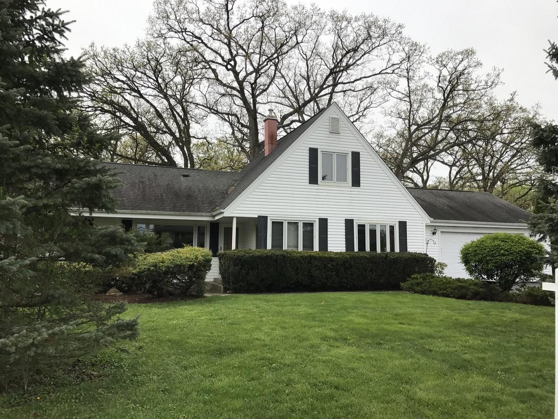 127 Miller Rd., Hawthorn Woods, IL 60047