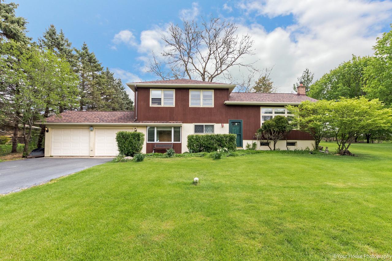 26897 N Greenview Dr., Wauconda, IL 60084