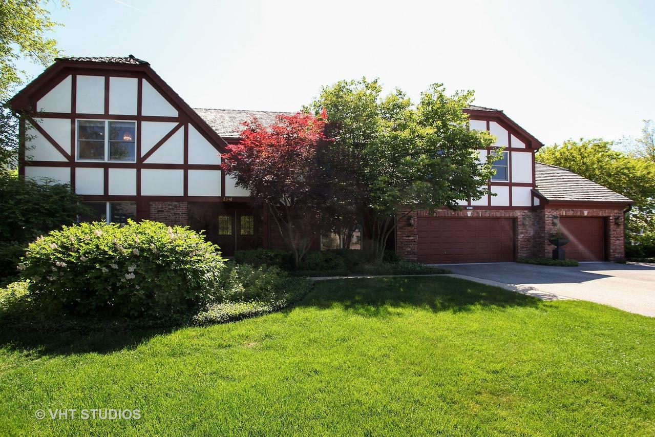 2348 Iroquois Dr., Glenview, IL 60026