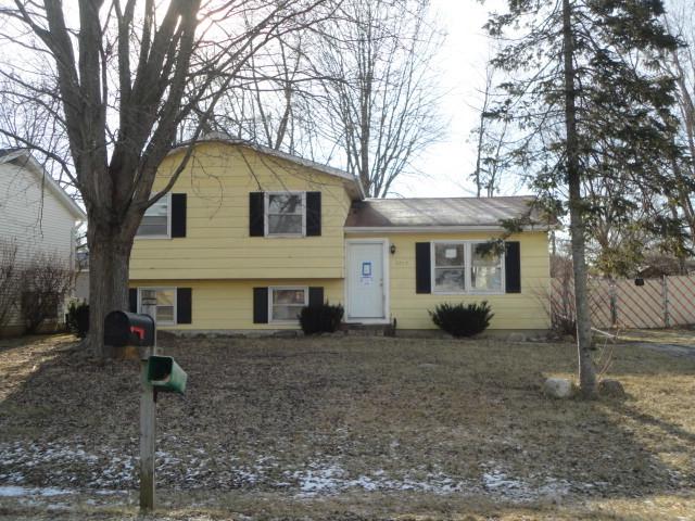 2217 Countryside Ln., Lindenhurst, IL 60046
