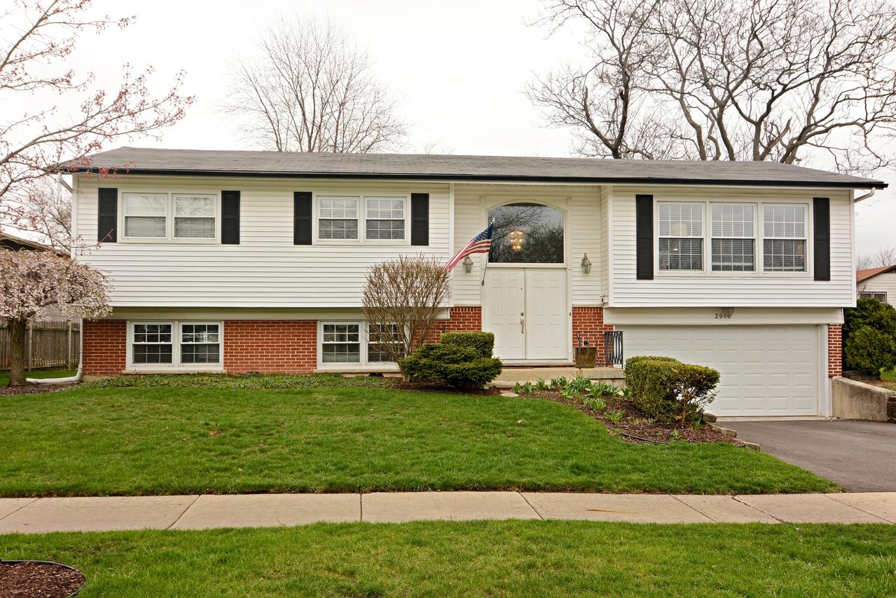 2906 N Mitchell Ave., Arlington Heights, IL 60004