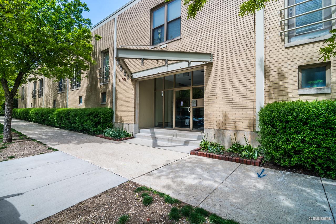 1100 W Cornelia Ave. #103, Chicago, IL 60657
