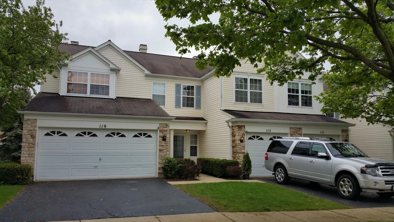 115 Oakton Dr., Lombard, IL 60148