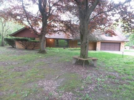 884 Woodstock Rd., Olympia Fields, IL 60461