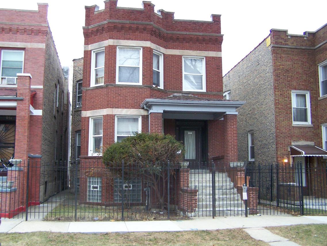 908 N Leclaire Ave., Chicago, IL 60651